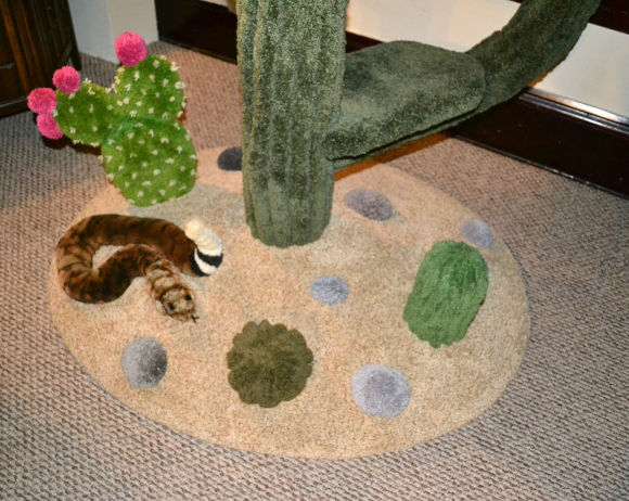 Cosy Cactus Cat Tree – a soft cactus tree for cat is what love is all about